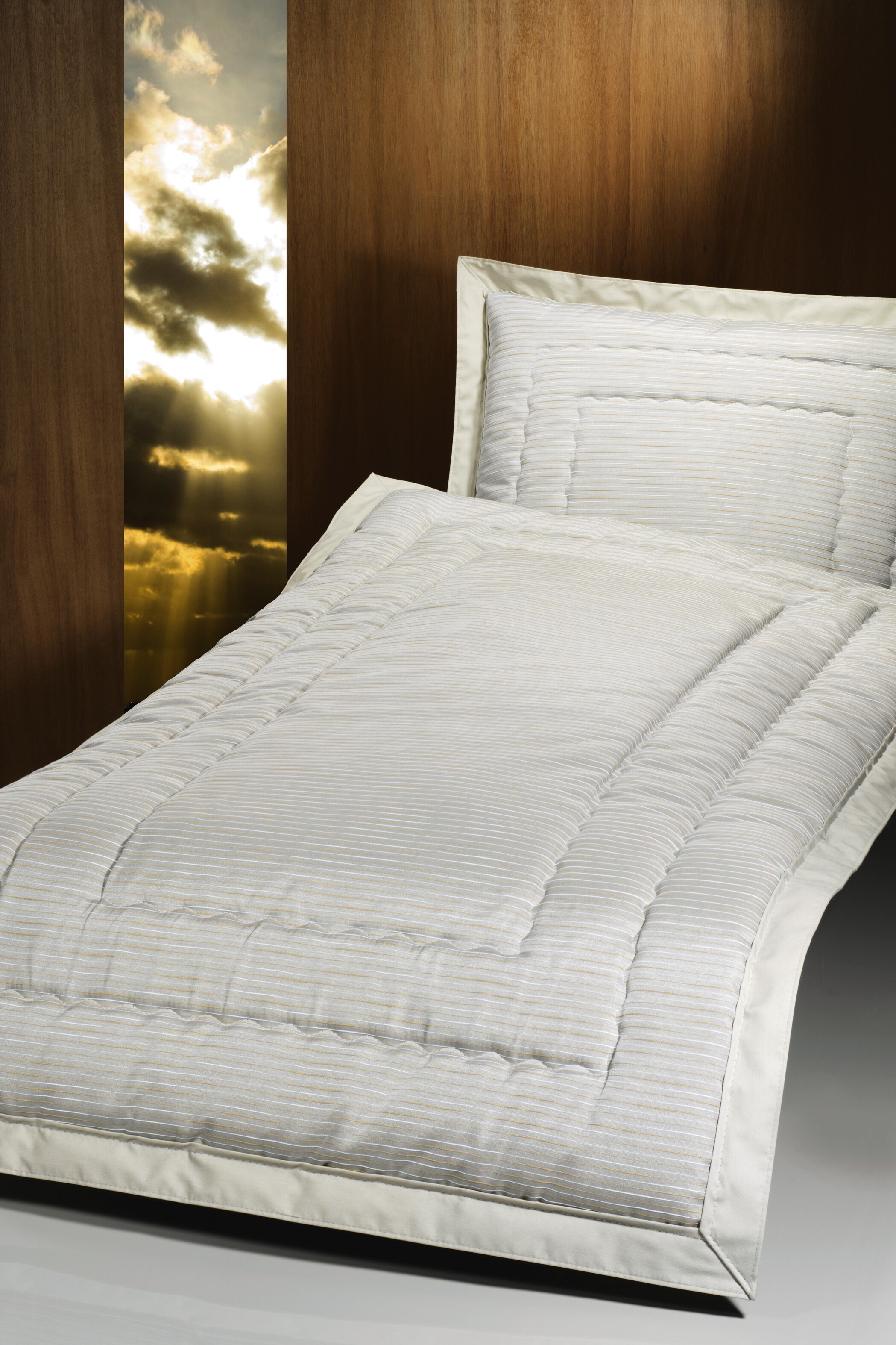 Deckengarnitur 01480 London grau, dezent gestreift, grauer Steg