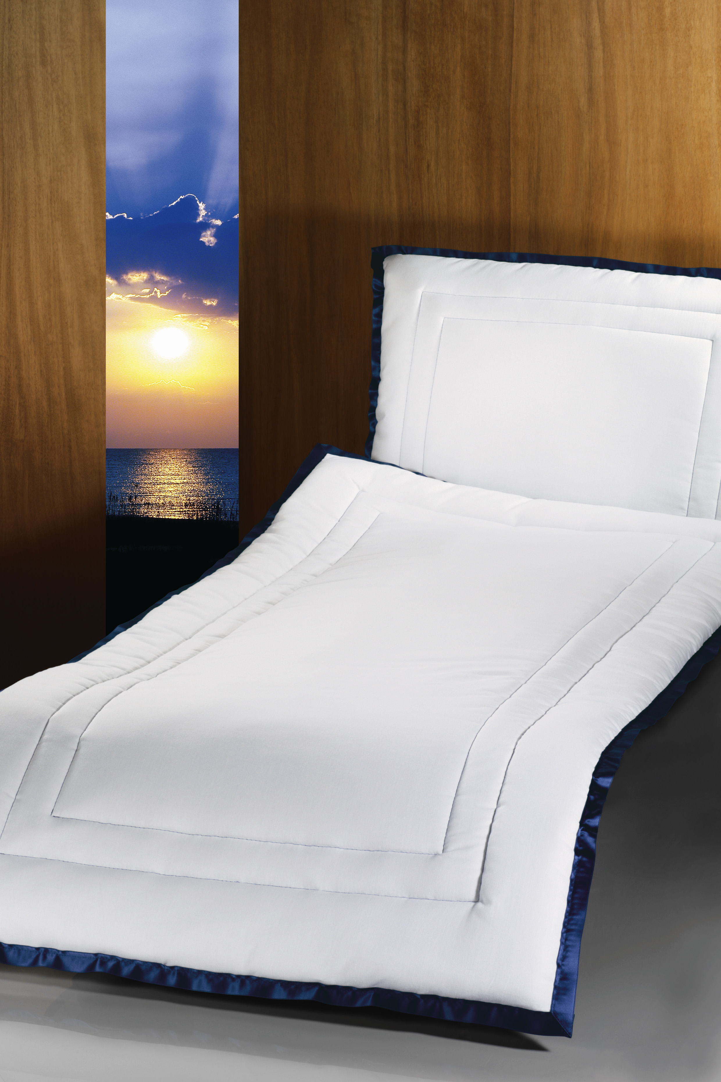 Deckengarnitur 0158 tv Stoff, blaue Litze und Steppung