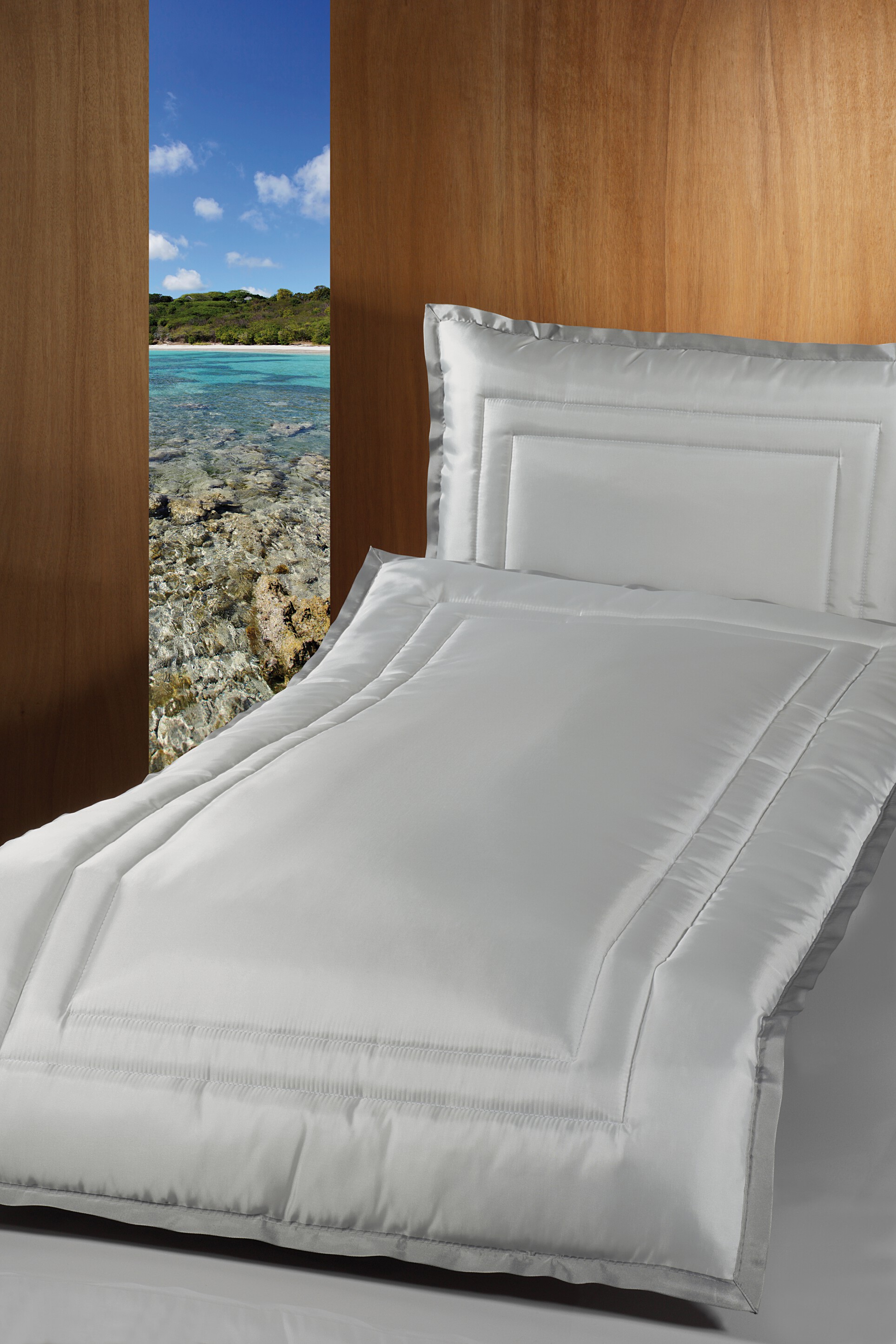 Deckengarnitur 0166 Atlas silber matt, dunkelgraue Litze